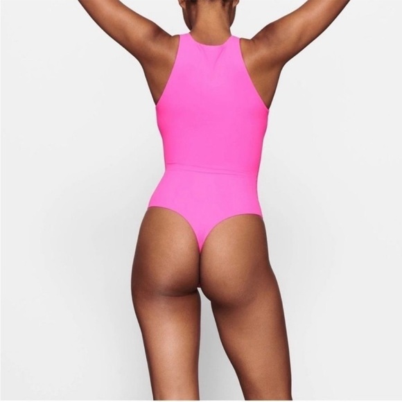 Skims Fits Everybody High Neck Bodysuit Size L in Neon Pink. - Picture 2 of 7